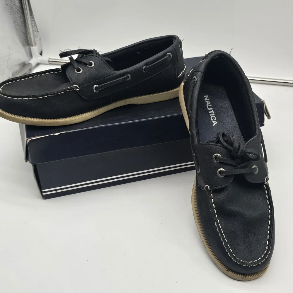 Nautica Boat Shoes Men Size 9.5 Navy Blue Tan Stitching Nueltin Comfort Lace Up
